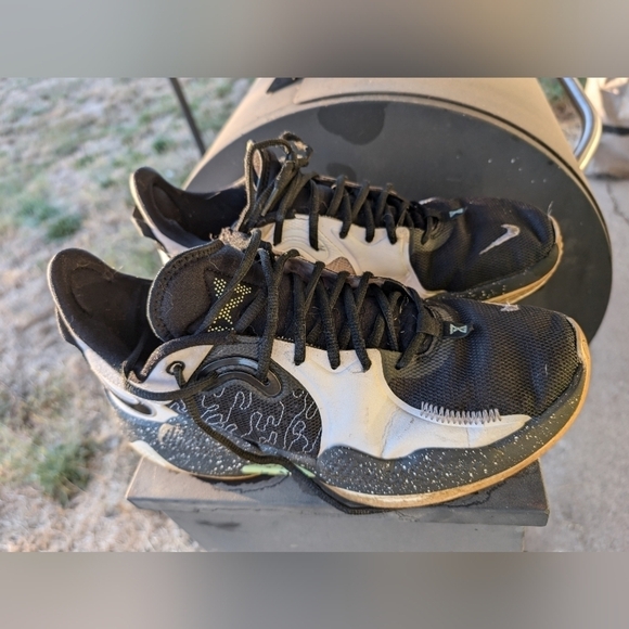 Men's Nike shoes sz10‎